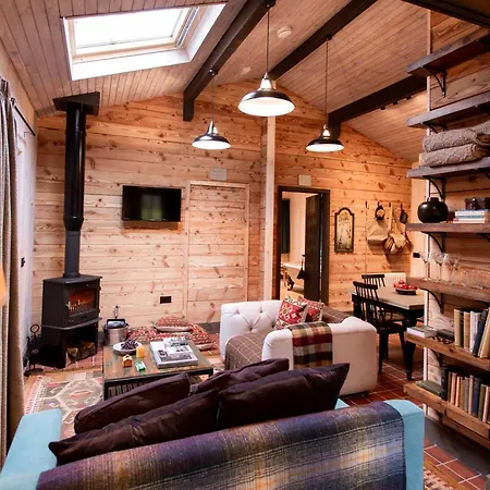 Üdülőközpont Cabue By The Lakes