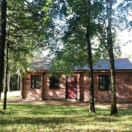 Üdülőközpont Cabue By The Lakes