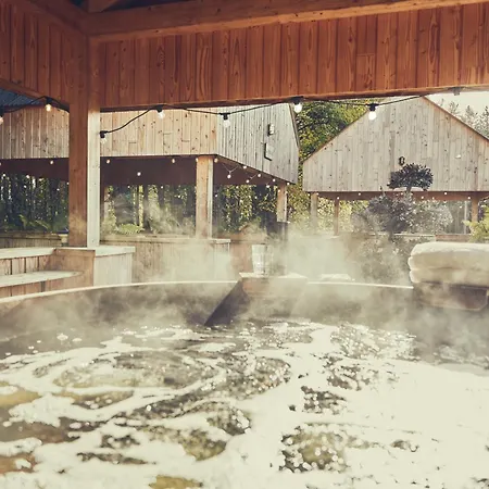 Üdülőközpont Cabue By The Lakes *