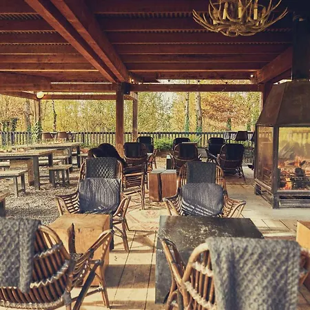 Üdülőközpont Cabue By The Lakes *