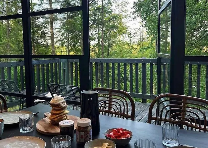 Cabue By The Lakes Resort *