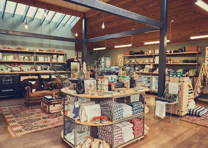 Cabue By The Lakes Resort *