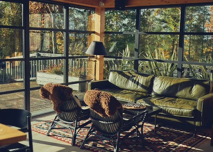 Cabue By The Lakes *